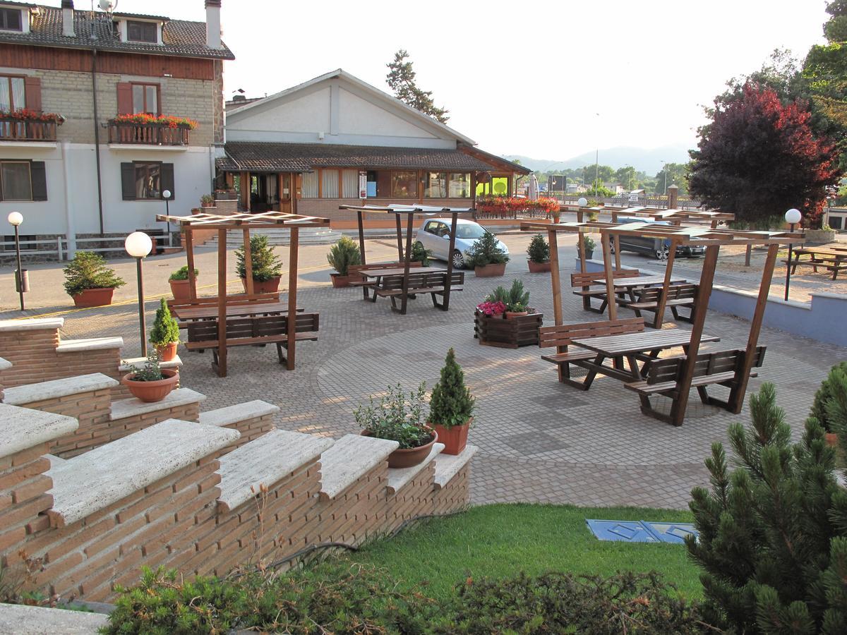 Hotel Ristorante La Nuova Fattoria Carsoli Exterior foto